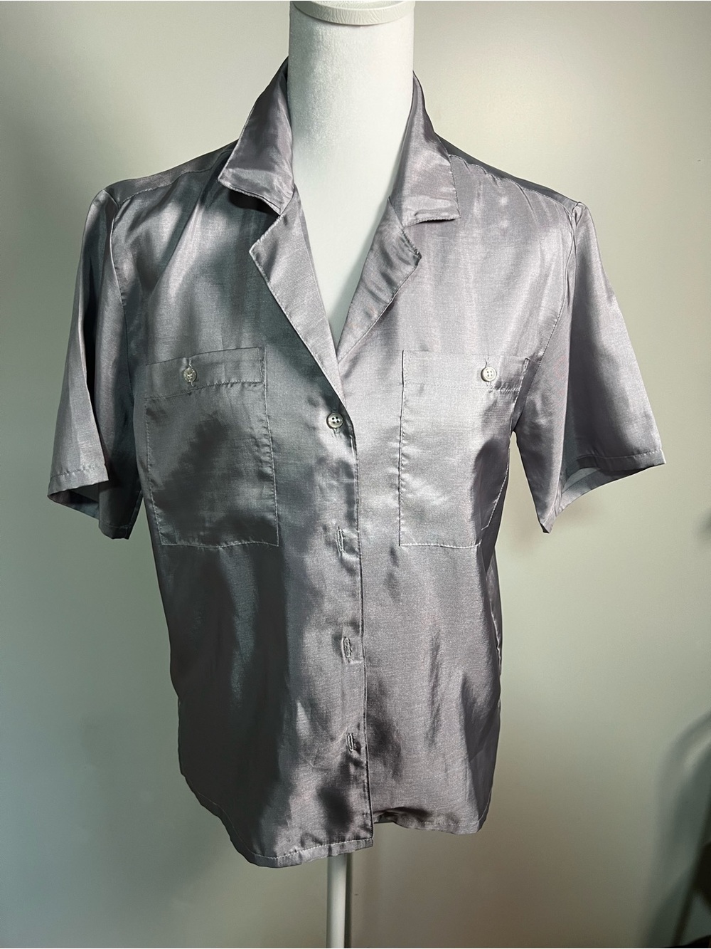 Women's Short-Sleeve Button-Down Shirt in Silver